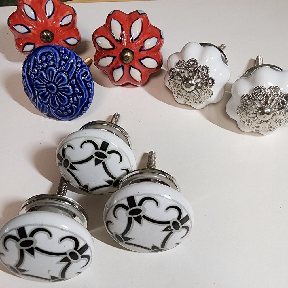 Bundle of Drawer Pulls 8